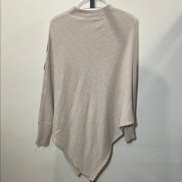 Chic Beige Poncho with Black Floral Accents - Picture 6 of 9